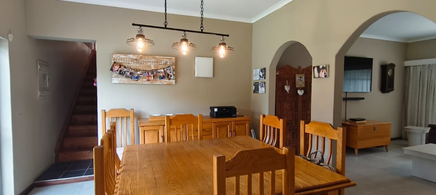 5 Bedroom Property for Sale in Pellissier Free State